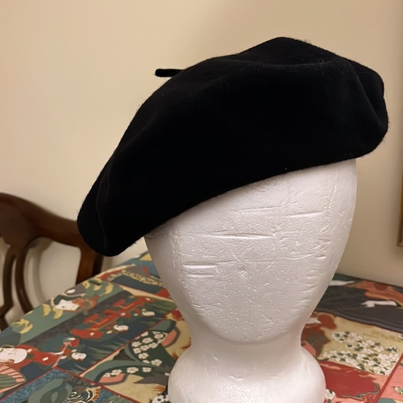 Parkhurst Black Wool Beret, like new! - Picture 3 of 9